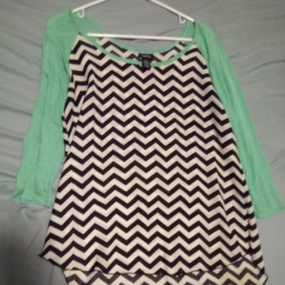 🐬Long sleeve zig-zag shirt